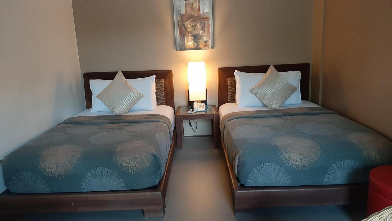 Urban Sands Hotel Iloilo Eksteriør bilde