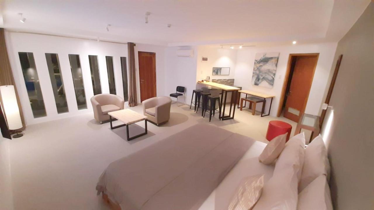 Urban Sands Hotel Iloilo Eksteriør bilde